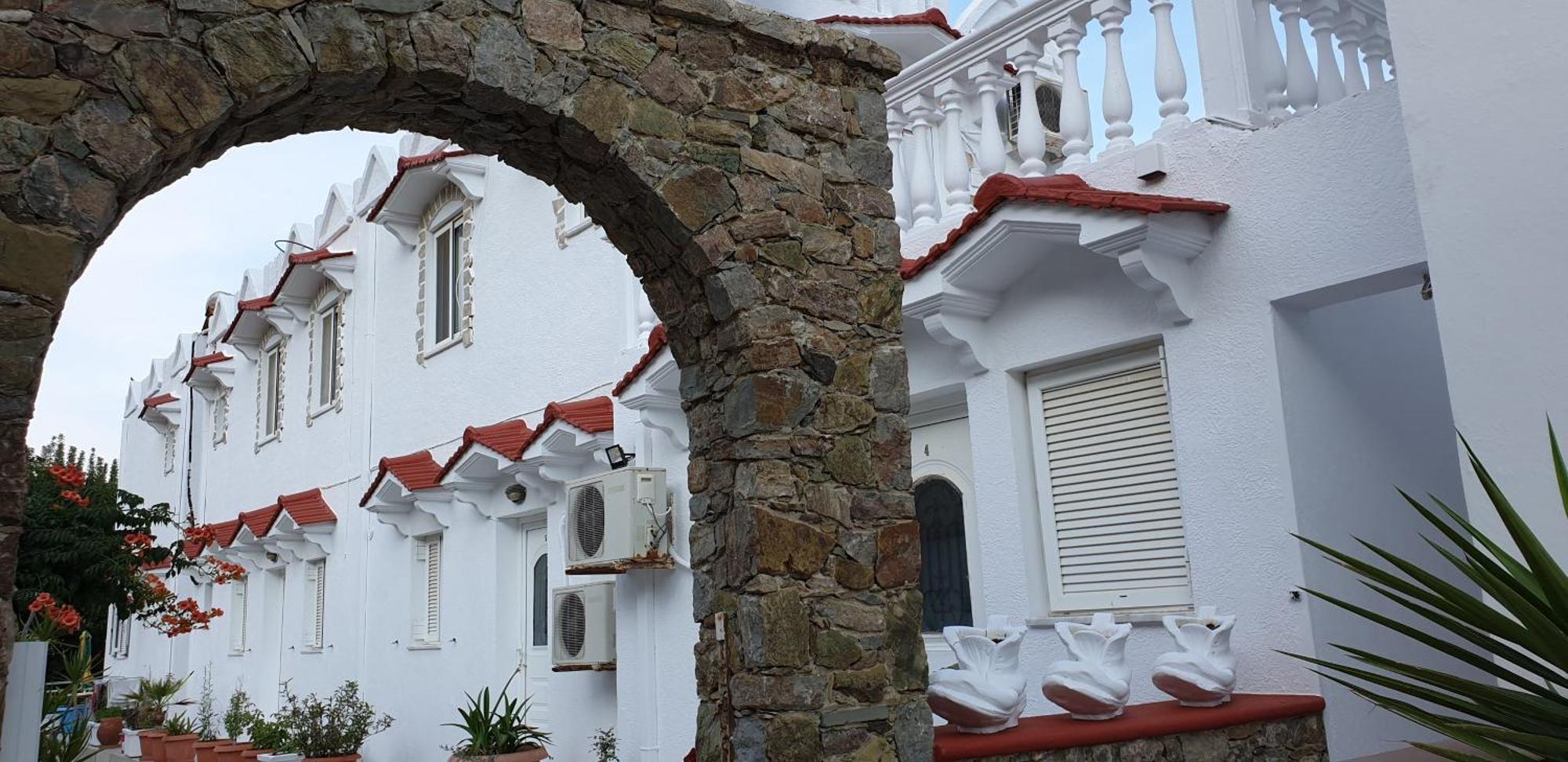 Nikos Studios Livadia  Extérieur photo